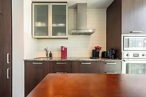 Elegant Suites - CN Tower & Lake View