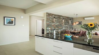 A Sublime Villa in Kokkino Horio