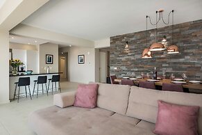 A Sublime Villa in Kokkino Horio