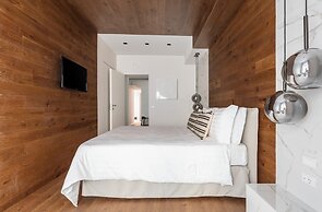 Louly Trevi Fountain