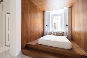 Louly Trevi Fountain