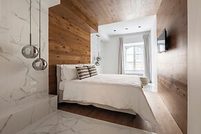 Louly Trevi Fountain