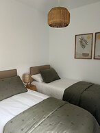 Serena Holiday Homes by LIVVO