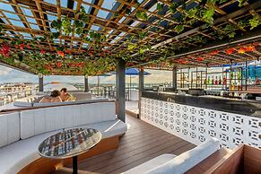 Qualia De Hôtel Hoi An - Rooftop Bar City View