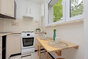 Wilanowska Studio Warsaw by Renters