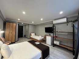 Saffron Hotel Old City