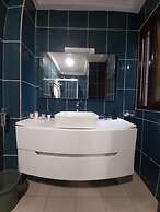 Noubou International Hotel Bonapriso