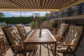 Storge Boutique Bed & Breakfast