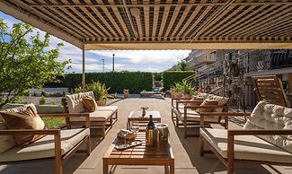 Storge Boutique Bed & Breakfast