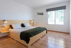 Neighbours Beach Apartments