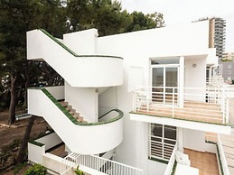 Neighbours Beach Apartments