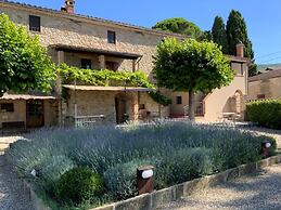 Home From Home in Passignano - Lakeside Views!