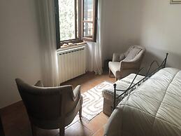 Home From Home in Passignano - Lakeside Views!