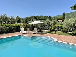 Home From Home in Passignano - Lakeside Views!