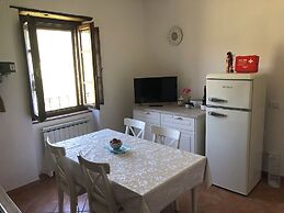 Home From Home in Passignano - Lakeside Views!