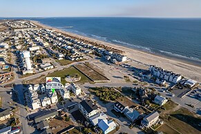 Perfect 10 3 Bedroom Home by RedAwning