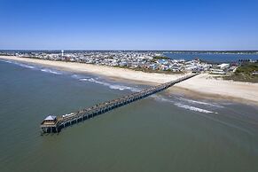 Perfect 10 3 Bedroom Home by RedAwning