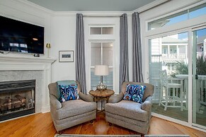 Perfect 10 3 Bedroom Home by RedAwning