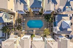 Perfect 10 3 Bedroom Home by RedAwning