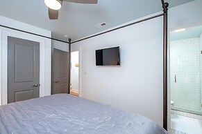 Perfect 10 3 Bedroom Home by RedAwning