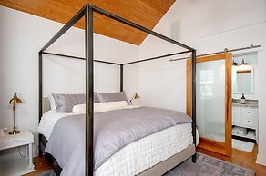 Perfect 10 3 Bedroom Home by RedAwning