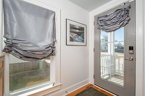 Perfect 10 3 Bedroom Home by RedAwning