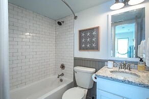 Perfect 10 3 Bedroom Home by RedAwning