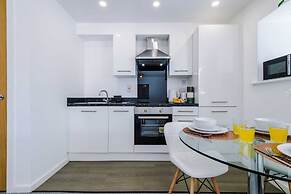 Stunning 2-bed Apartment With Allocated Parking