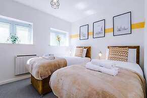 Stunning 2-bed Apartment With Allocated Parking