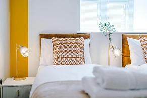 Stunning 2-bed Apartment With Allocated Parking