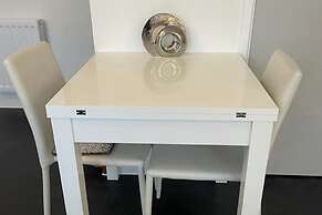 Immaculate 1-bed House in Didcot