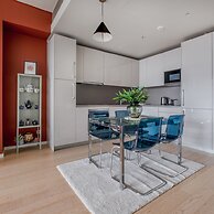 Studio at Torun Center 5 min to Metro and Astoria