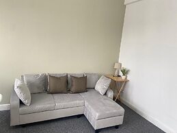 Stunning 2-bed Apartment in Twickenham