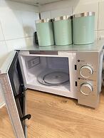 Stunning 2-bed Apartment in Twickenham