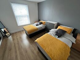 City Escape - Charming 2-bed House