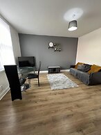 City Escape - Charming 2-bed House