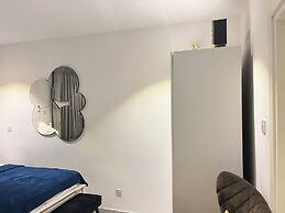 Embassy Gardens Royal Luxury Apartments