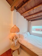 Moonlight Home Stay  For 2-12 persons