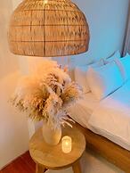 Moonlight Home Stay  For 2-12 persons