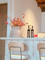 Moonlight Home Stay  For 2-12 persons