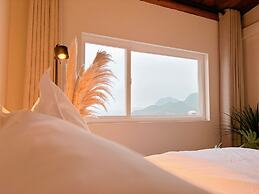 Moonlight Home Stay  For 2-12 persons