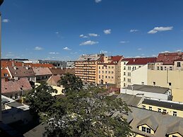 Remarkable 1-bed Apartment in Praha