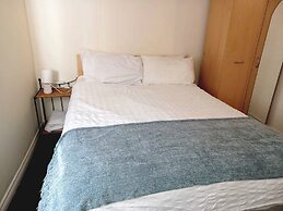 Serene Centra Smethwick Apartment Retreat