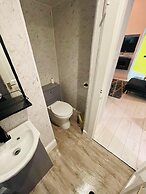 Unique two bed Main Door Flat at the Meadows