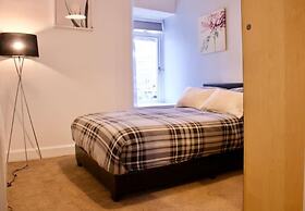 Unique two bed Main Door Flat at the Meadows