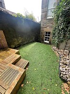 Unique two bed Main Door Flat at the Meadows