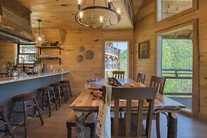 Birch Lodge by Avantstay Indoor Pool, Theater, Game Room & Stunning Vi