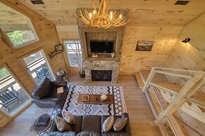 Birch Lodge by Avantstay Indoor Pool, Theater, Game Room & Stunning Vi