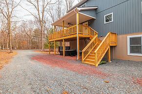 NEW Large Group Summer Getaway W/hot Tub + Game Room!