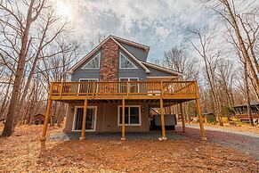 NEW Large Group Summer Getaway W/hot Tub + Game Room!